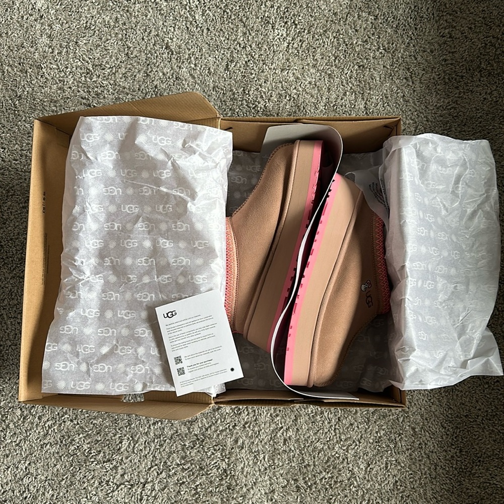 UGG Tazz Love ‘25